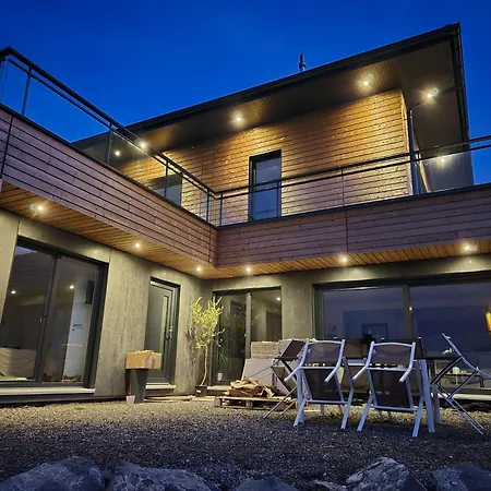 Appartamento Lumineux Avec Grande Terrasse Et Vue Lac, Parking Privé Lugrin