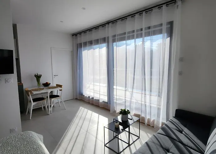 Lumineux Avec Grande Terrasse Et Vue Lac, Parking Privé * Lugrin